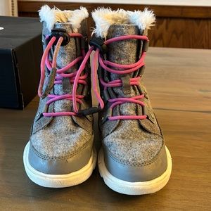 Girls Explorer Lace Sorel Size 13 winter boots